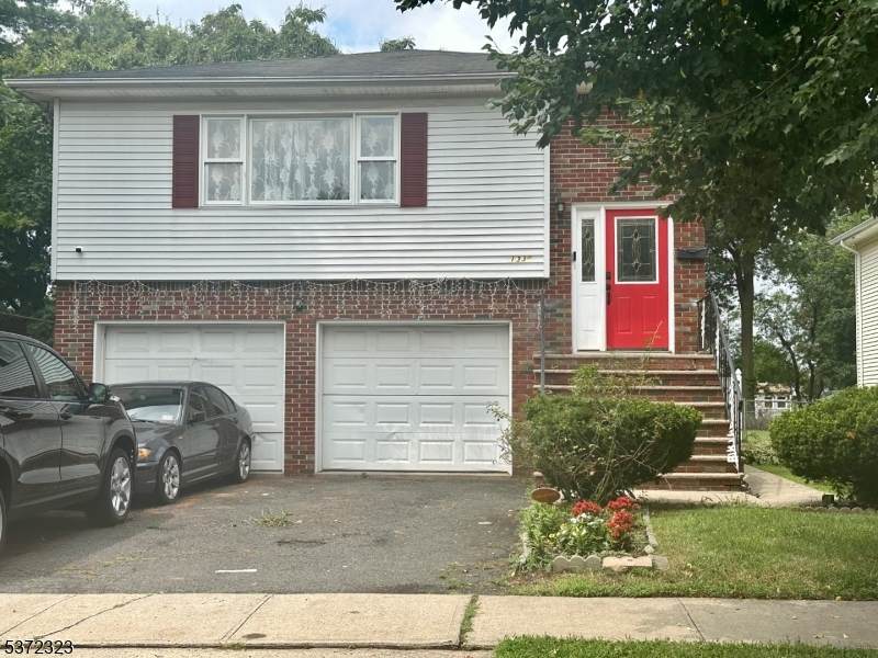 1330 Stockton St - Photo 1