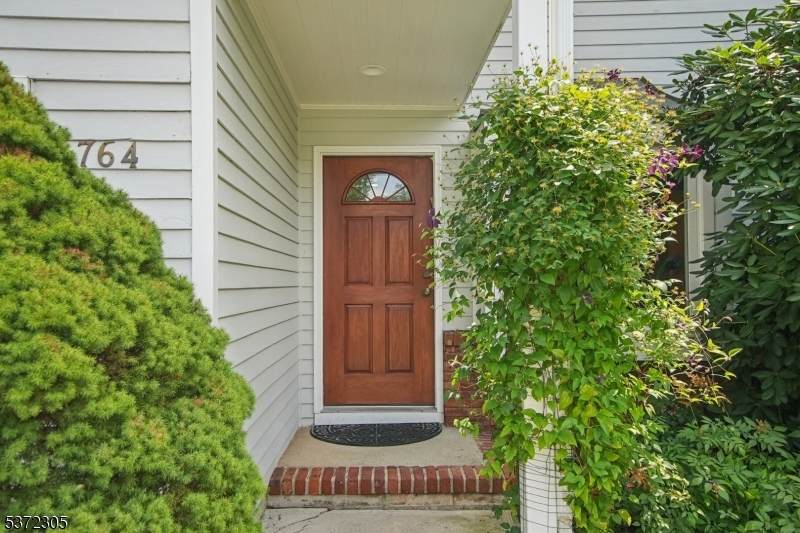 764 Vanessa Ln - Photo 1