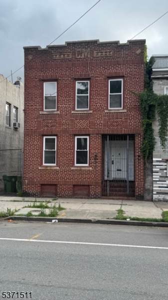 1713 S Wood Ave - Photo 1