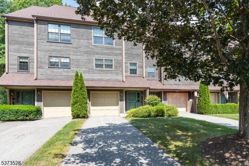 54 Beacon Hill Rd - Photo 1