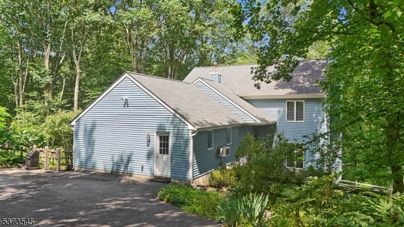 528 Brian Dean Dr - Photo 1