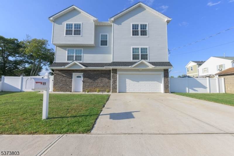 49 Garfield Ave - Photo 1