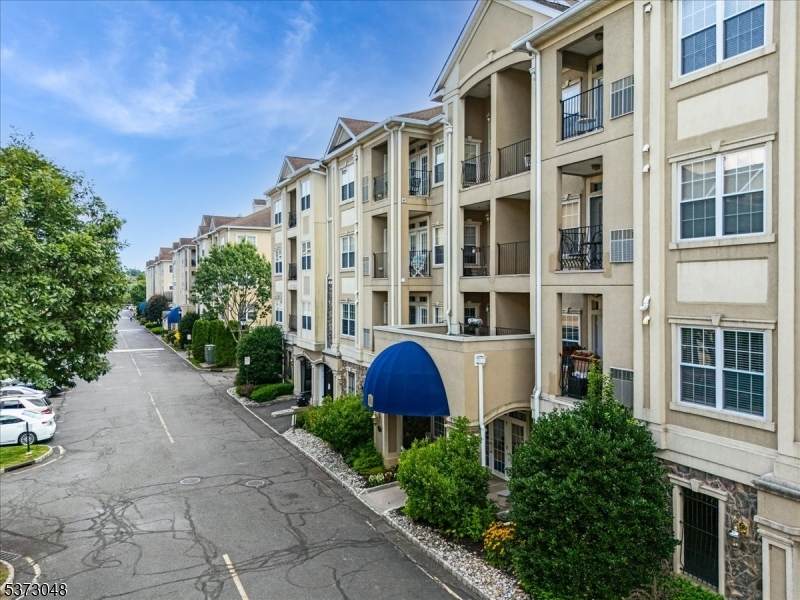 8205 Harcourt Rd - Photo 1