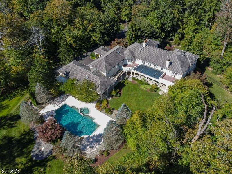 21 Stoningham Dr - Photo 1