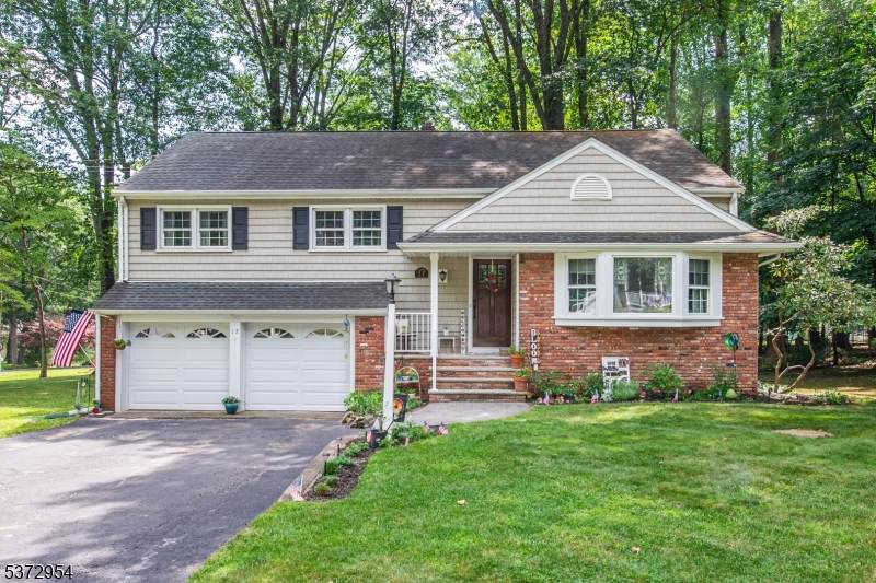 17 Grove Ave - Photo 1