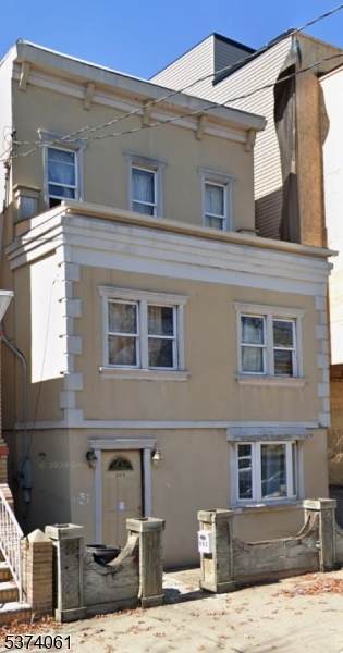 863 Summit Ave - Photo 1