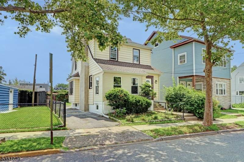 380 Berryman Pl - Photo 1