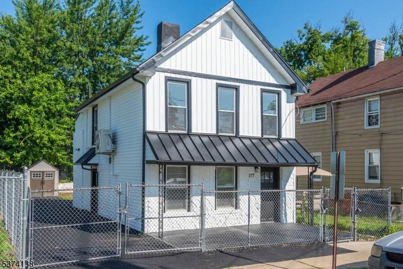 177 Central Pl - Photo 1