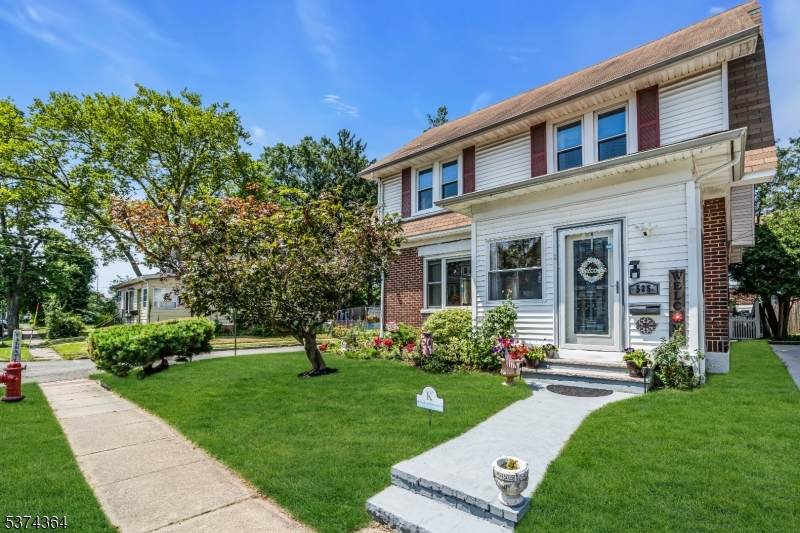 525 Linden Ave - Photo 1