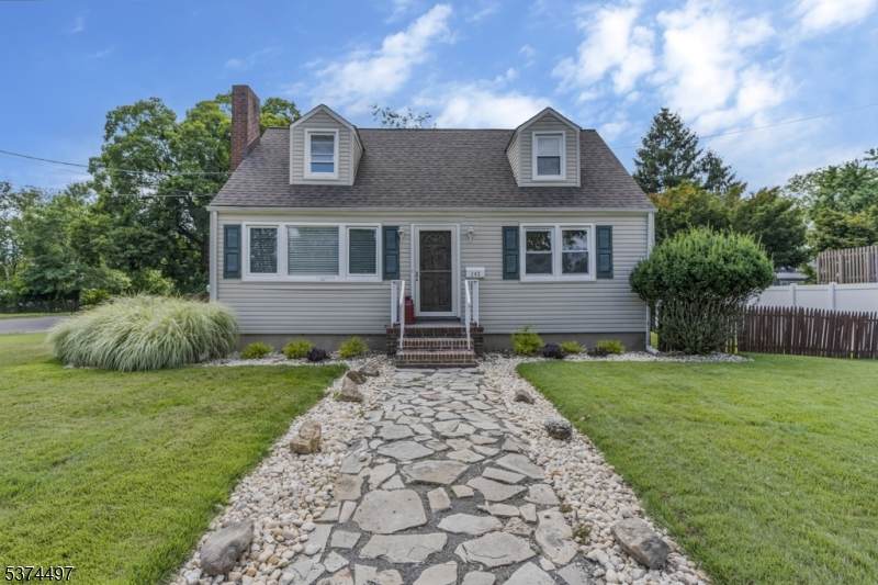 143 Parker St - Photo 1