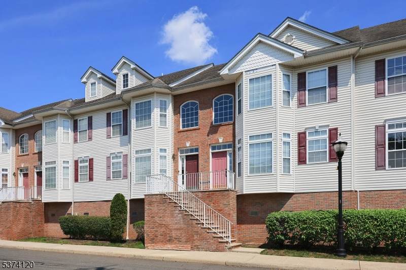 1401 Essex St - Photo 1