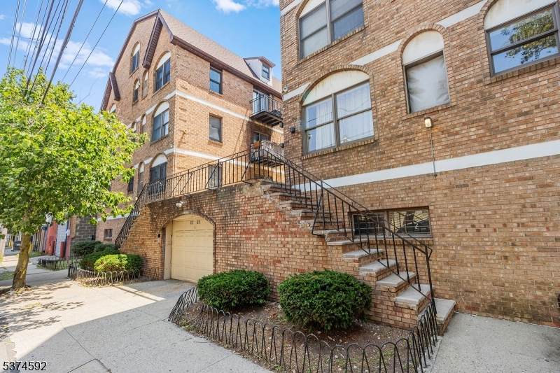 63 Rome St - Photo 1