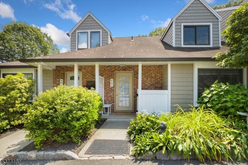 402 Betty Ln - Photo 1