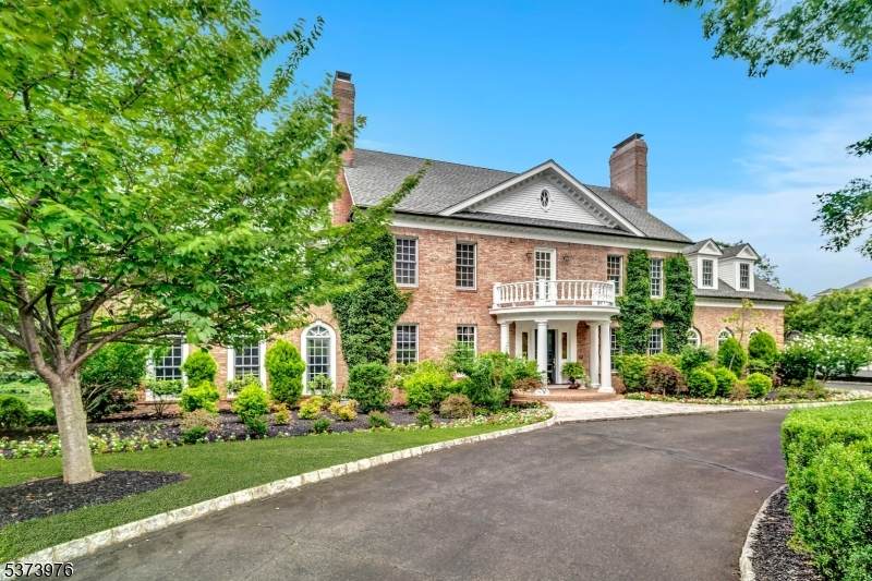 25 Fairway Dr - Photo 1