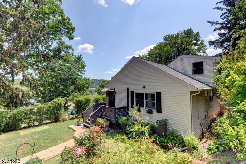 34 North Railroad Ave. - Photo 1