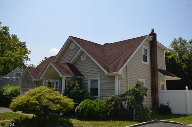 1611 Dewitt Ter - Photo 1