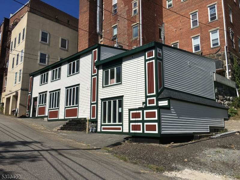 712 Main Street - Photo 1