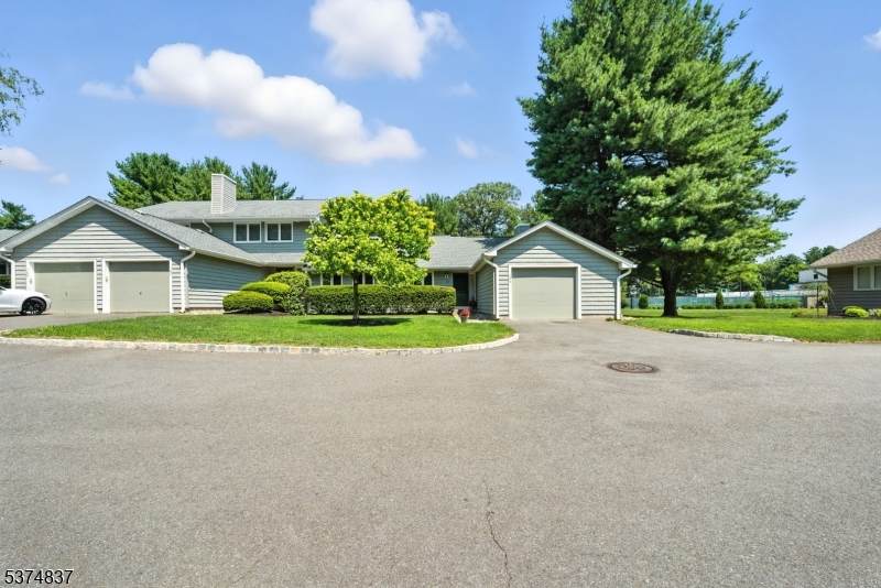 106 Hopkins Ct - Photo 1