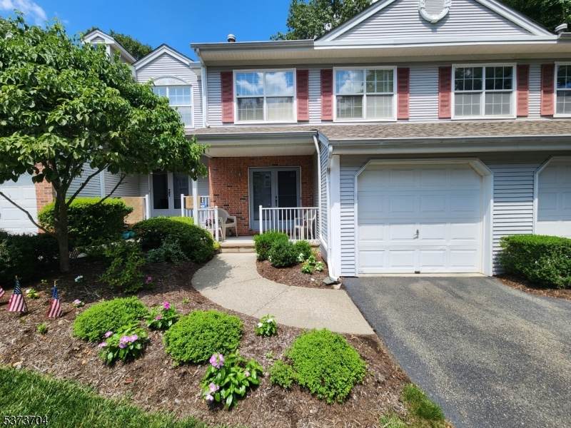 4 Hickory Way - Photo 1