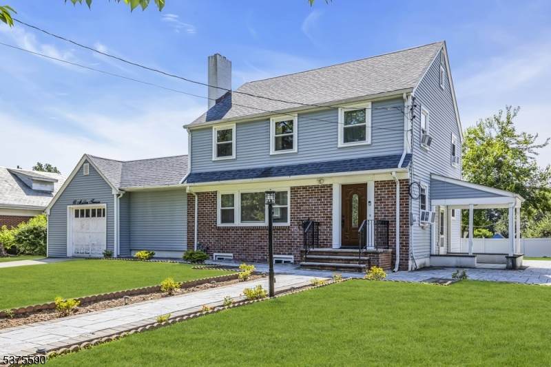 8 Malden Ter - Photo 1