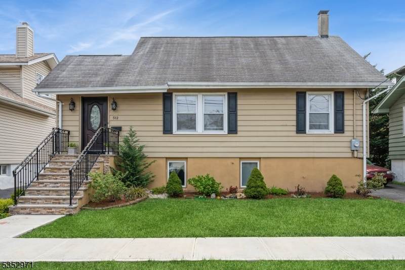 512 Russell Ave - Photo 1