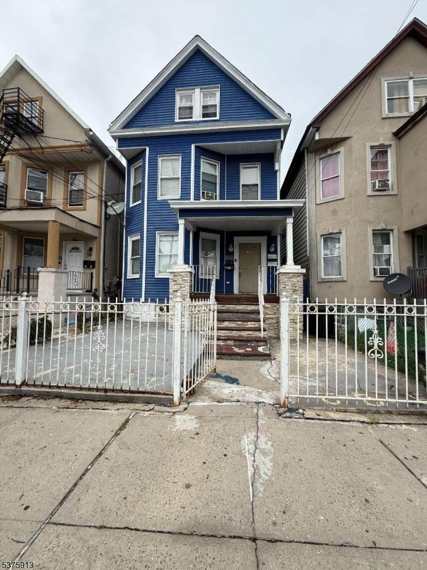 1059 Lafayette St - Photo 1