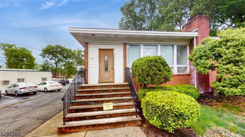 1053 Westfield Ave - Photo 1