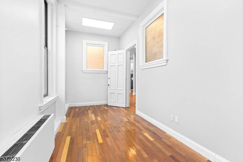 16 W Black Well St6s War - Photo 1