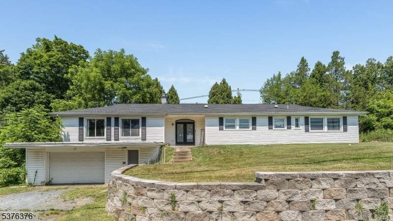 2085 Belvidere Rd - Photo 1