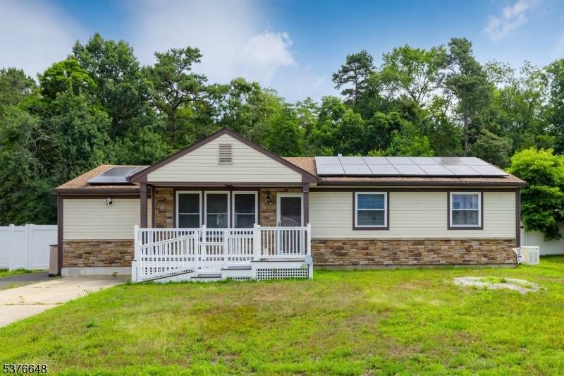 10 Franklin Ave - Photo 1