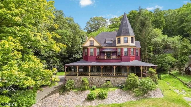 506 Windemere Ave - Photo 1