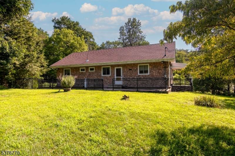 246 Millbrook Rd - Photo 1