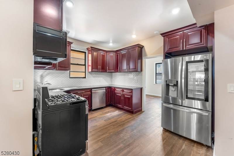 120 Paine Ave - Photo 1