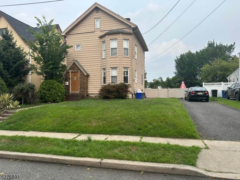 52 Lincoln Ave - Photo 1