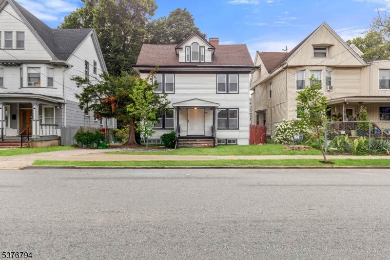 827 S 11Th St - Photo 1