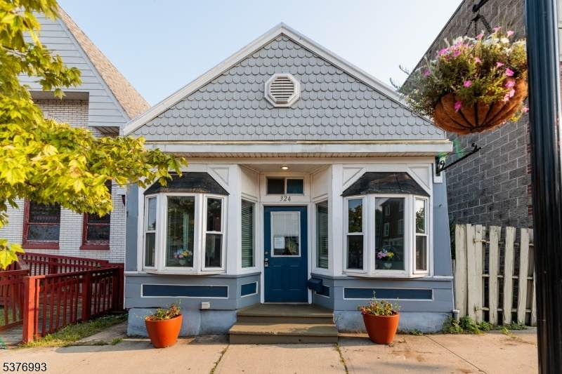 324 S Main St - Photo 1