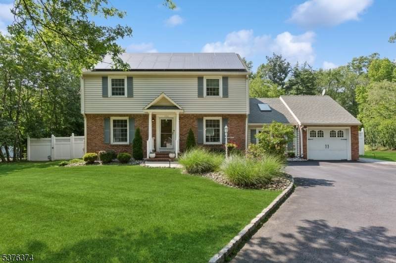 1933 W Broad St - Photo 1