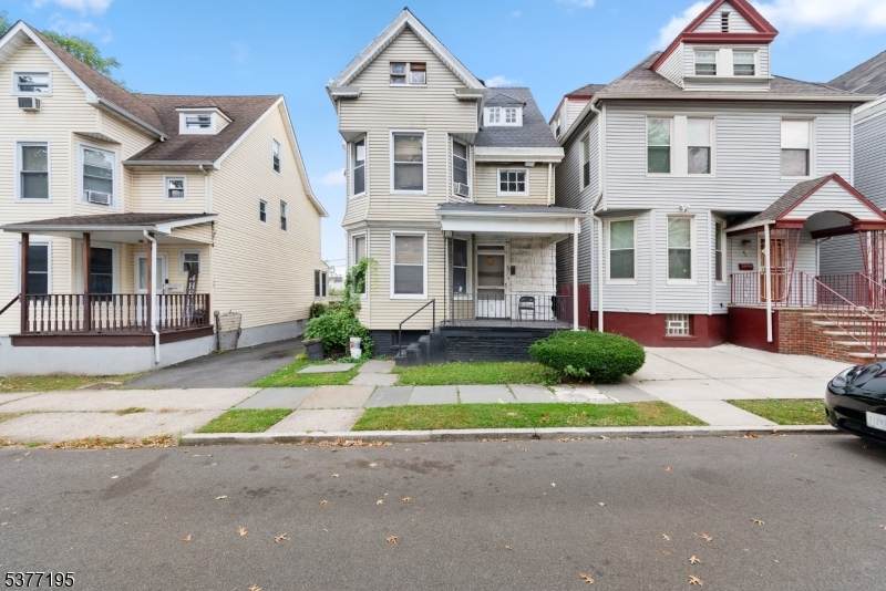 43 Grove Pl - Photo 1