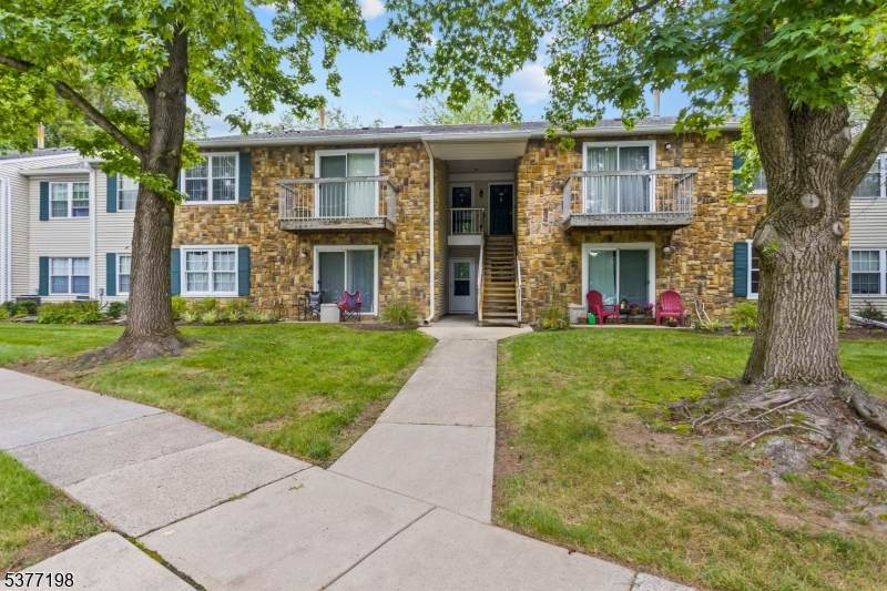 56 Barberry Ct - Photo 1