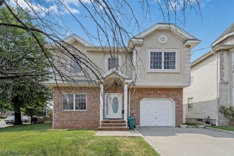 600 Pennsylvania Ave - Photo 1