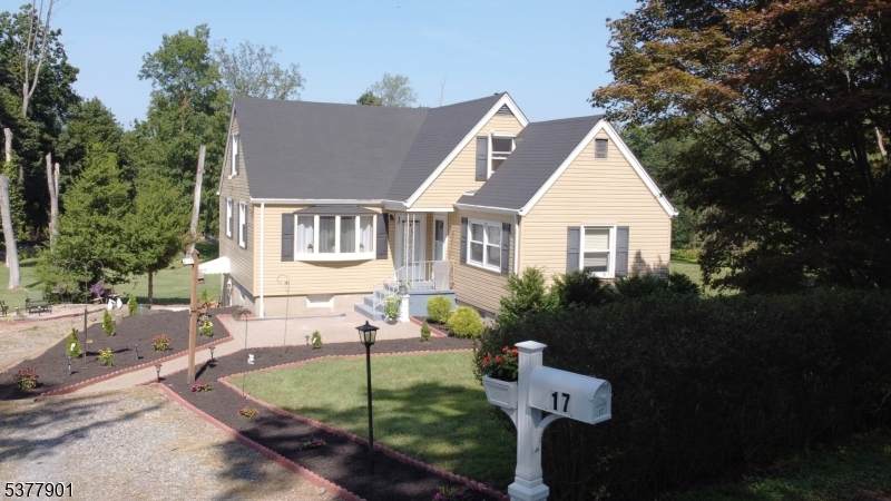 17 Village Glen Rd - Photo 1