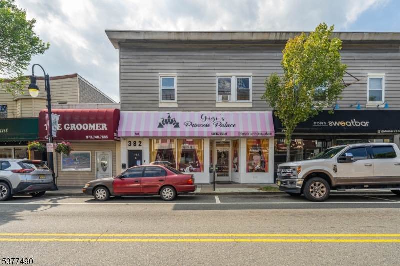 378 Broad St - Photo 1