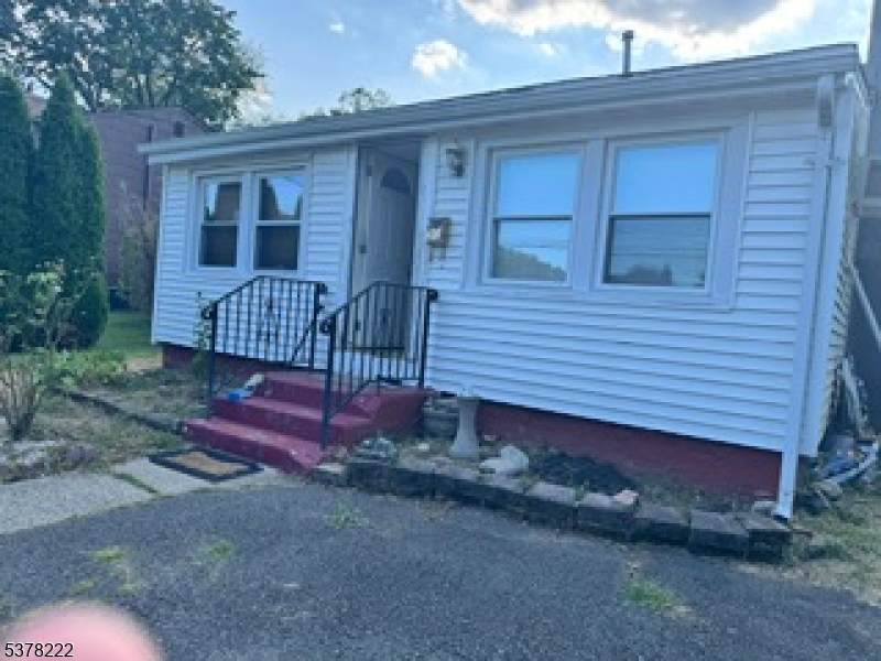 21 Nokomis Ave - Photo 1