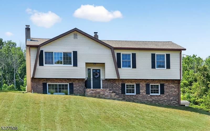 22 Morris Ave - Photo 1