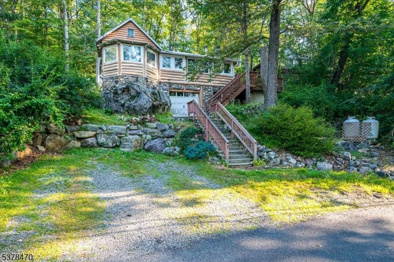 17 Pheasant Lane - Photo 1