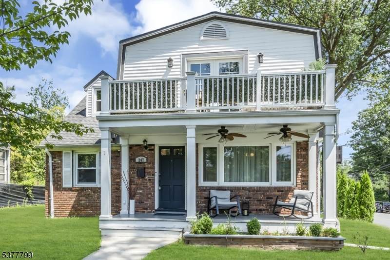 247 Walnut Ave - Photo 1