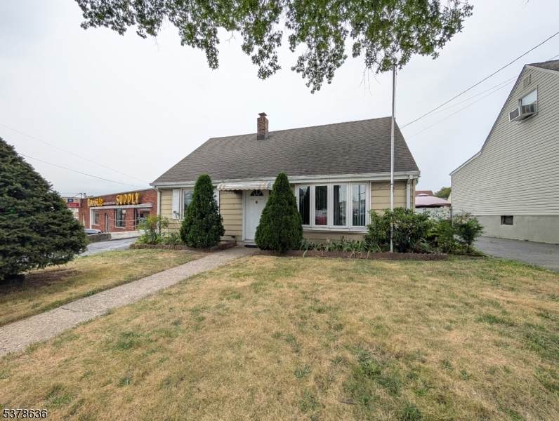 307 Jauncey Ave - Photo 1