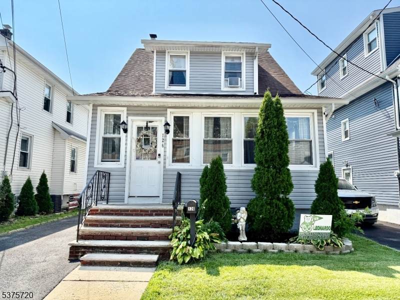 126 Butler Ave - Photo 1