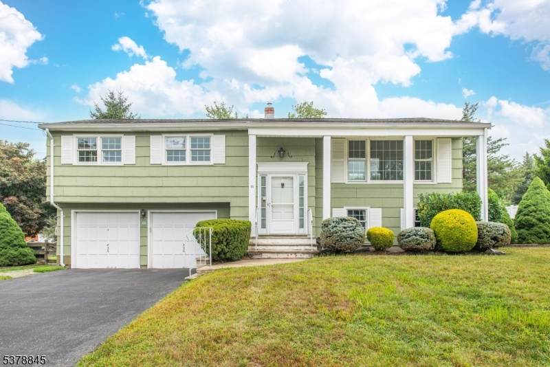 11 Kimberly Pl - Photo 1