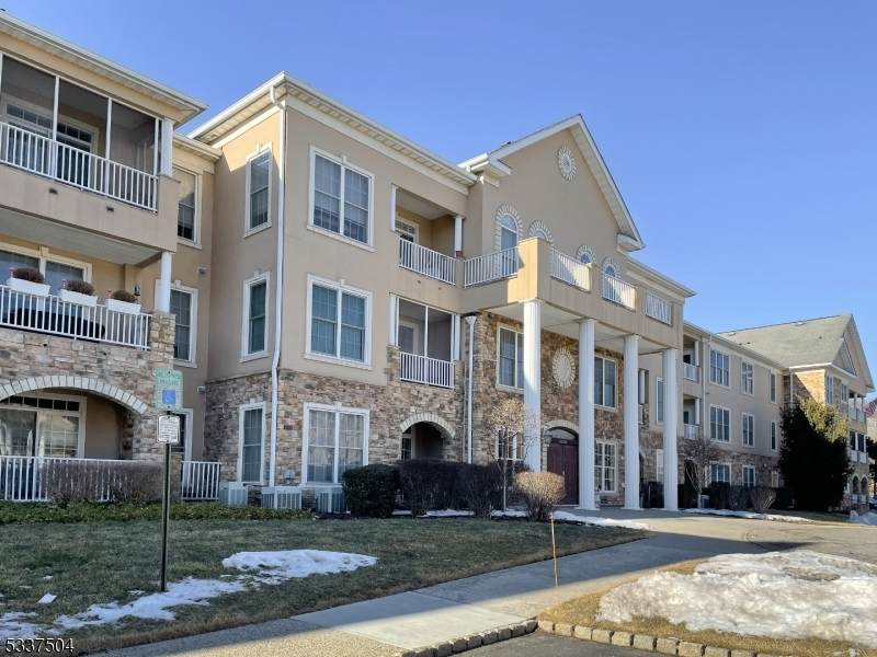 204 Cleveland Ln - Photo 1